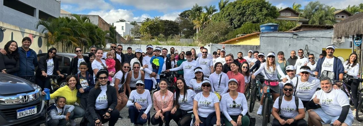 Colaboradores da CAVA Infraestrutura reunidos no 2º Cava Cicle, evento de integração e bem-estar realizado em Belo Horizonte.